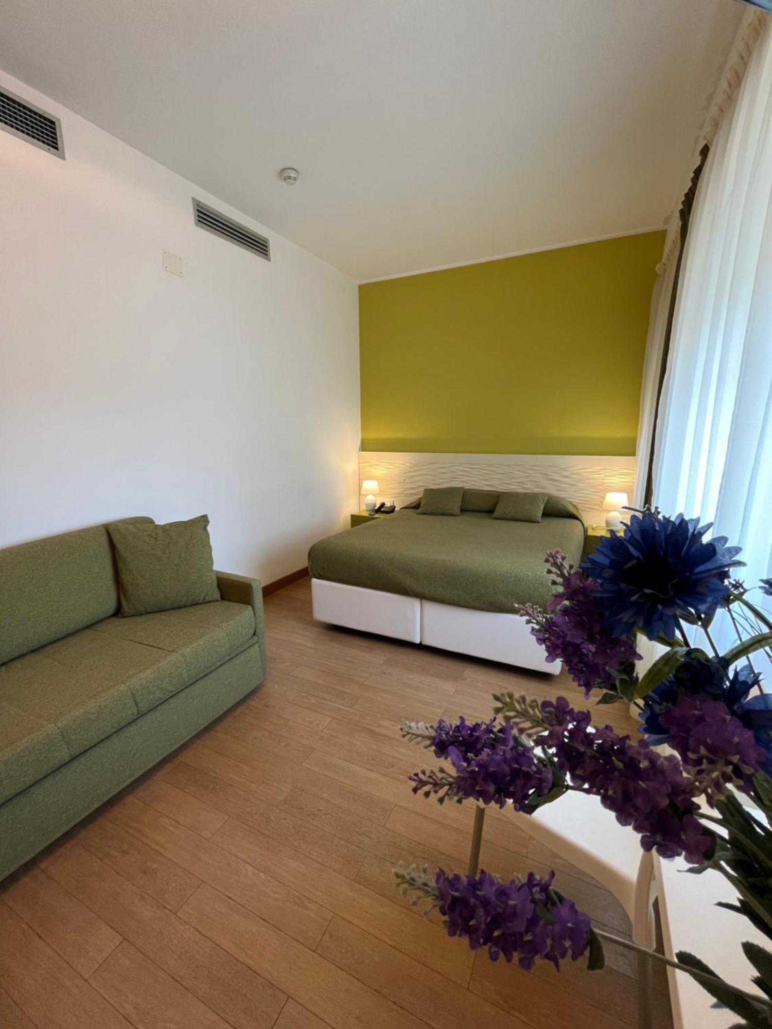 Hotel Mon Pays Riccione Eksteriør bilde
