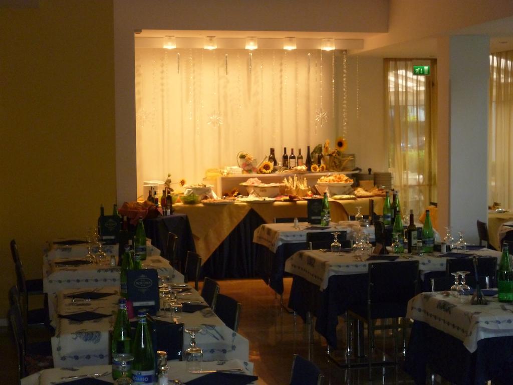 Hotel Mon Pays Riccione Eksteriør bilde
