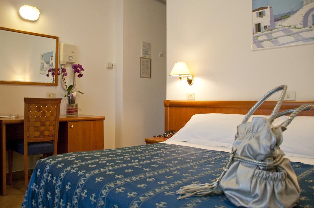 Hotel Mon Pays Riccione Eksteriør bilde